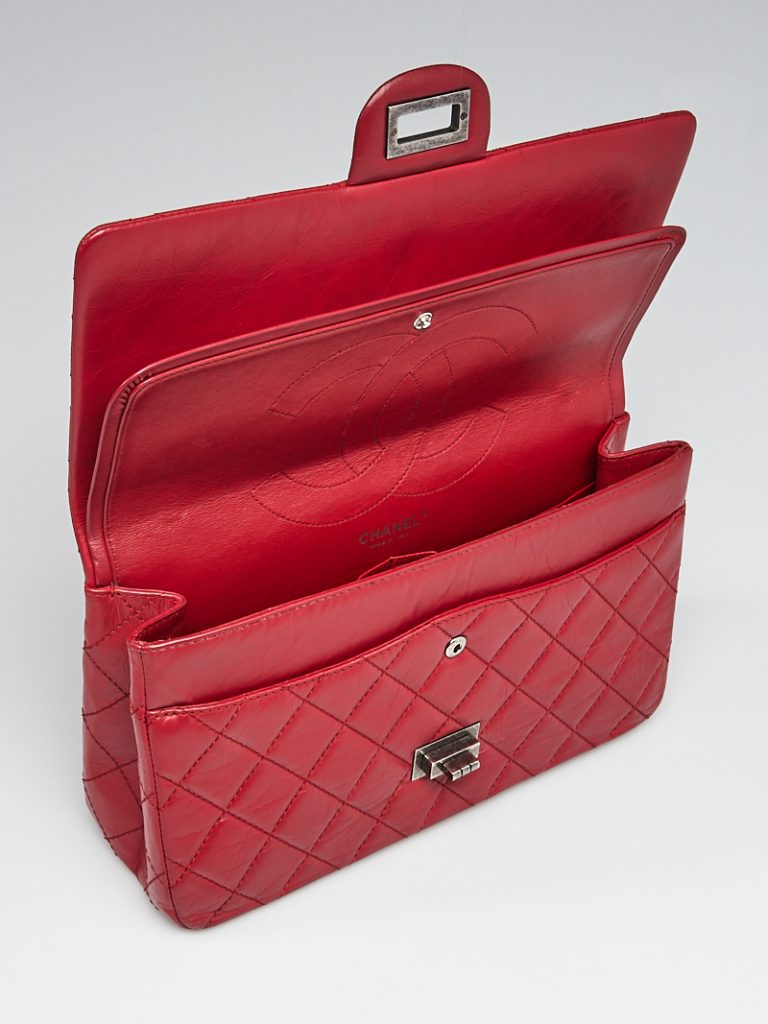 Chanel 2.55 Reissue Flap Bag Interior | YoogisCloset.com